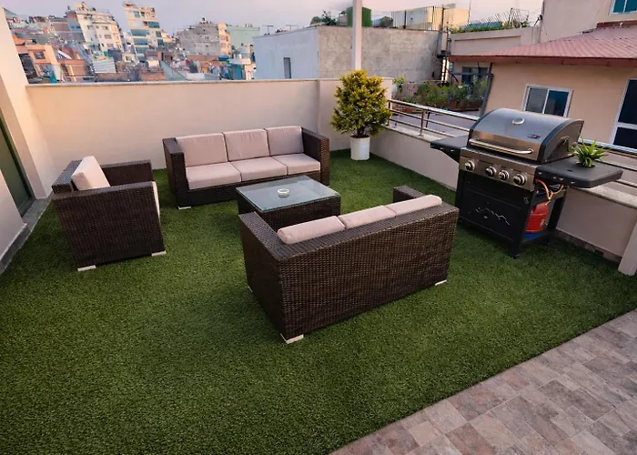 Apartment Tiny Living Cosy 1 Bedroom With King Bed Kitchenet In With Terrace *